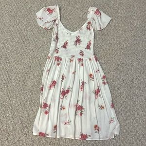 RUE 21 FLORAL DRESS• SIZE XS